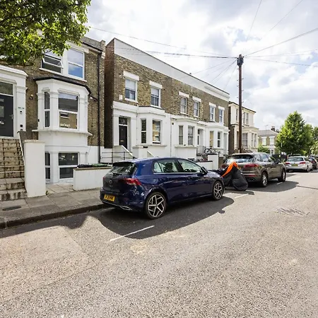 Beautiful 3-bed In Shepherd's Bush Apartment London