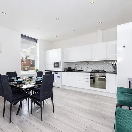 Beautiful 3-bed In Shepherd's Bush Appartamento