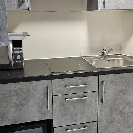 Cozy Near To Tube Station Apartment