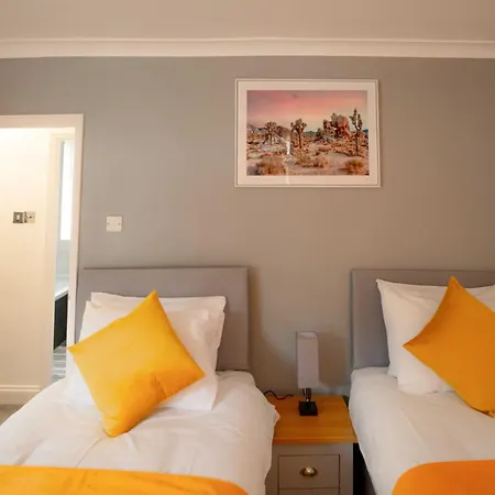 Holiday home Riverside Thames & O2 Arena Retreat - Luxury 2bhk *