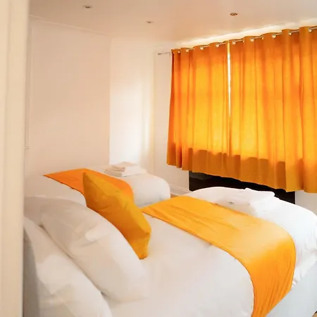 Holiday home Riverside Thames & O2 Arena Retreat - Luxury 2bhk