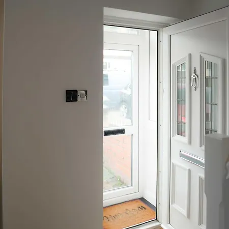 Holiday home Riverside Thames & O2 Arena Retreat - Luxury 2bhk *
