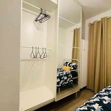 Modern 3 Bed House In Isleworth, London Holiday home