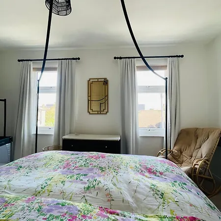 Holiday home Modern 3 Bed House In Isleworth, London *