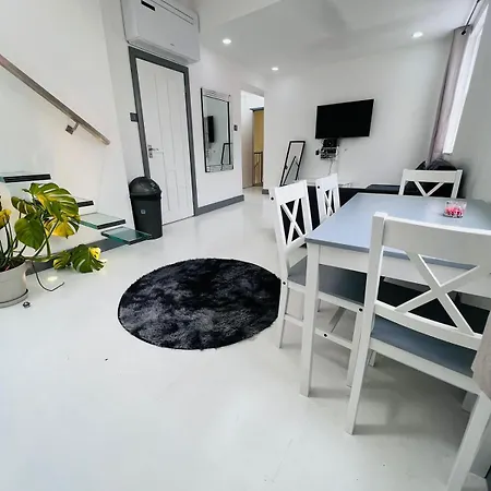 Nice Flat Near Church Street London