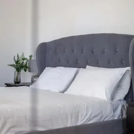 Spacious & Chic 3-bed House Near Central Appartement