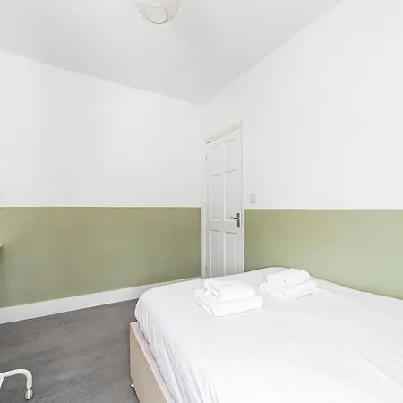 Spacious & Chic 3-bed House Near Central Appartement *
