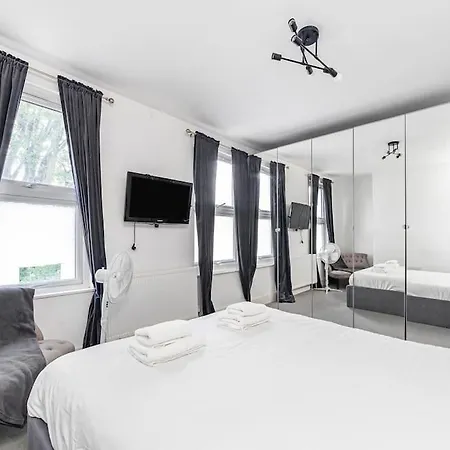 Appartement Spacious & Chic 3-bed House Near Central Londen
