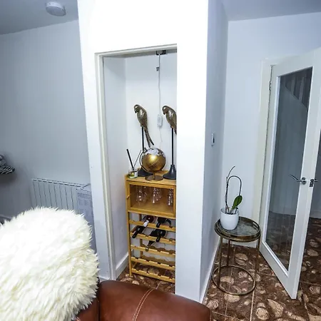 Luxury House In London * Erith