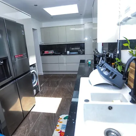 Luxury House In London Apartment *