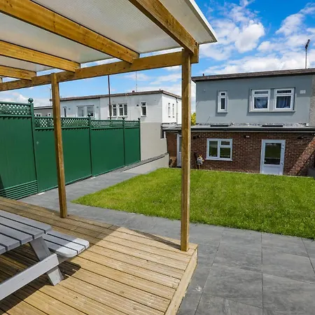 Luxury House In London Apartment Erith