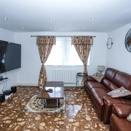 Luxury House In London Apartment