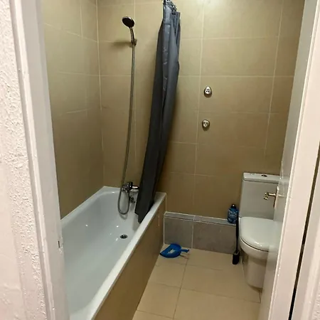 11 Dudley Court Apartment *