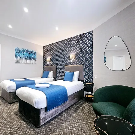 Mentone Hotel