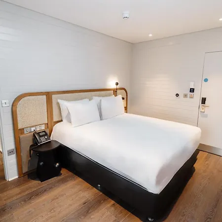 Leicester House 3*