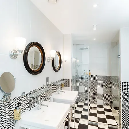 Leicester House 3*