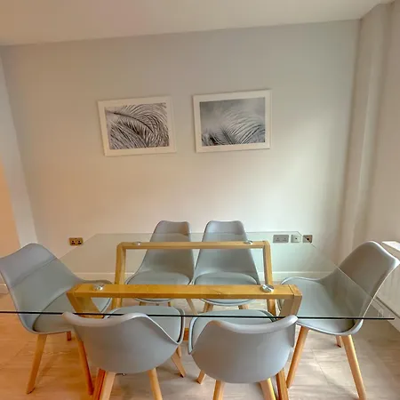 Baker Street Apartment