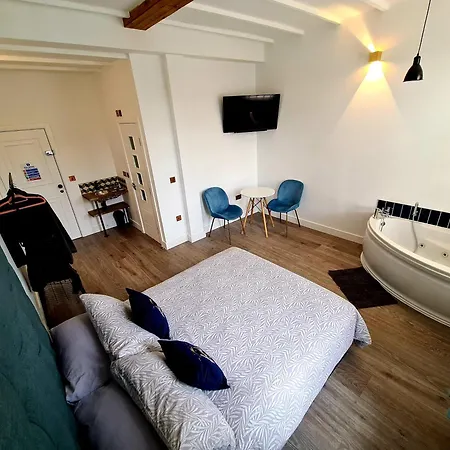 Angel Townhouse Hotel 3*