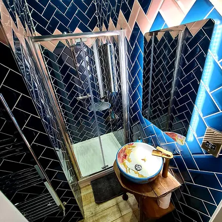 Angel Townhouse Hotel 3*