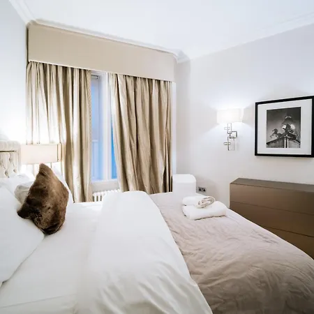 Sir Hans Sloane Apartment