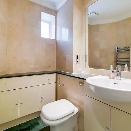 Sir Hans Sloane Apartment London
