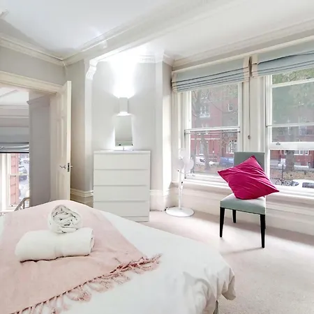 Sir Hans Sloane Apartment