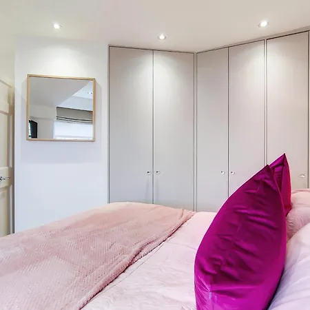 Sir Hans Sloane Apartment London