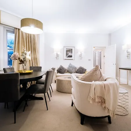 Sir Hans Sloane Apartment *