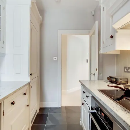 Apartment Sir Hans Sloane London