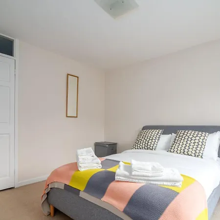 Guestready - Lovely Ground Floor Duplex With Patio In Southbank London