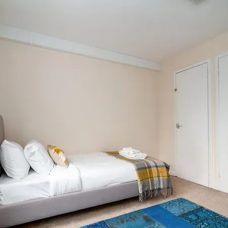 Guestready - Lovely Ground Floor Duplex With Patio In Southbank London