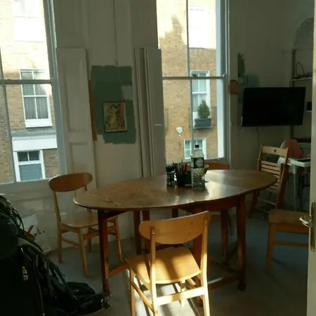 Flat. Georgian Terrace. Bright. *