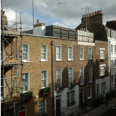 Flat. Georgian Terrace. Bright.