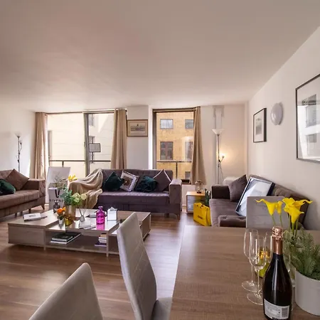 Spacious 2-bedroom In Piccadilly 6100p