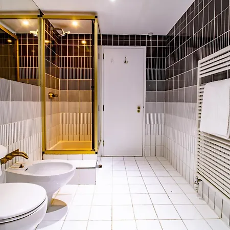 Apartment Spacious 2-bedroom In Piccadilly 6100p *
