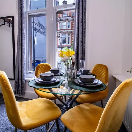Oxford Street Chic Retreat - Unparalleled Elegance And Urban Comfort! Gc1 London