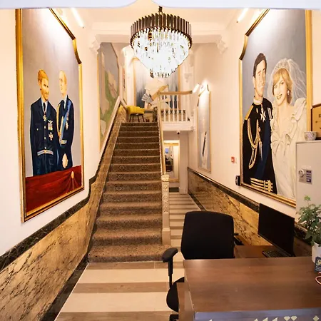 Oxford Street Chic Retreat - Unparalleled Elegance And Urban Comfort! Gc1 *