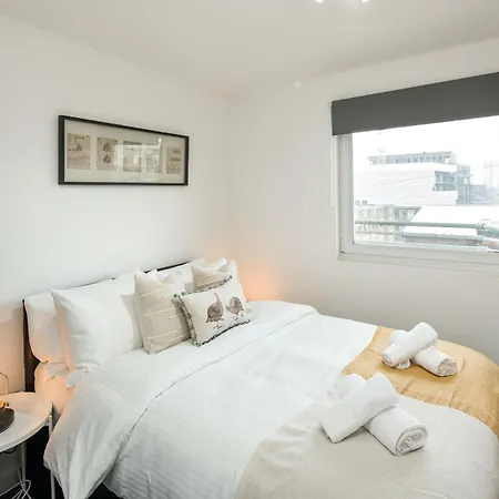 Canarywharf By Sleepy Apartment *