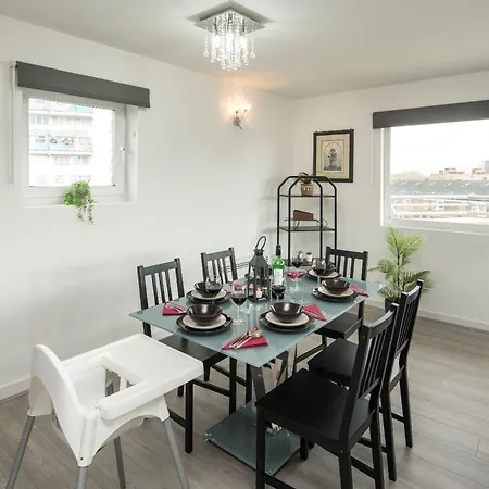 Canarywharf By Sleepy Apartment London