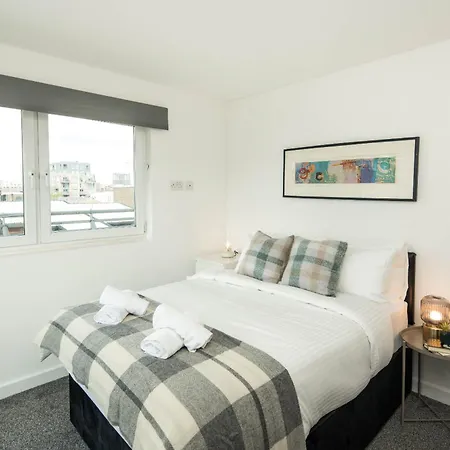Canarywharf By Sleepy *