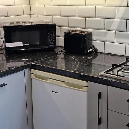Cozy Central - Zone 2 - Stockwell Homestay