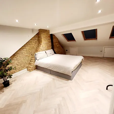 Contemporary 3 Bed House With Spacious Garden Close To Stratford & Canary Wharf Kwatera prywatna