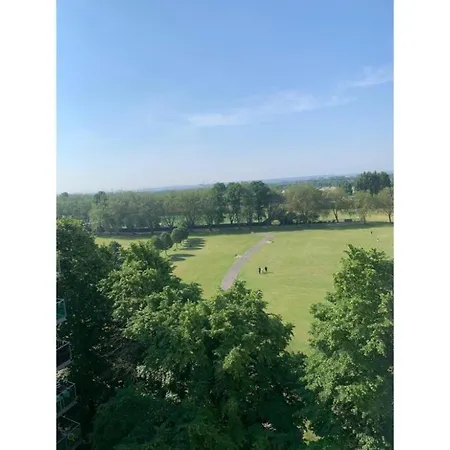 Dagenham 1 Bed Flat With Views Goodmayes
