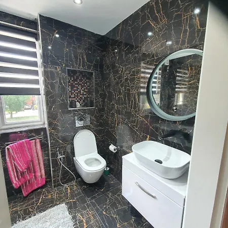 64 Salmon Street Homestay London