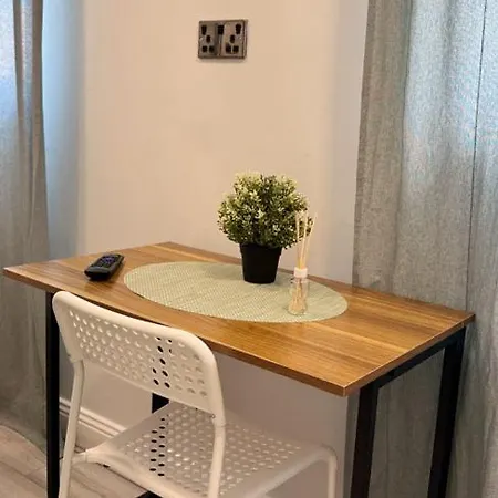 Flat In Acton Apartment *
