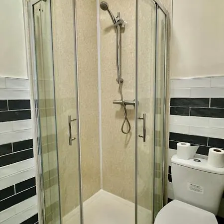 Apartment Flat In Acton *