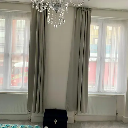 Apartment New! Supreme - Near Tube Stations *