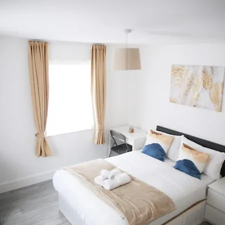 Cricklewood Deluxe Ensuite Guest house *