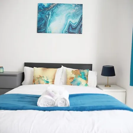Cricklewood Deluxe Ensuite London