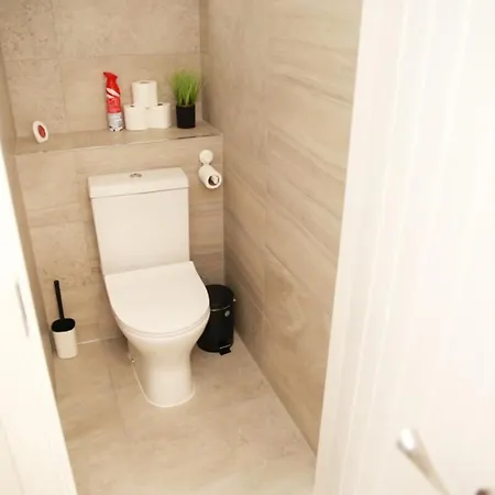 Cricklewood Deluxe Ensuite Guest house *